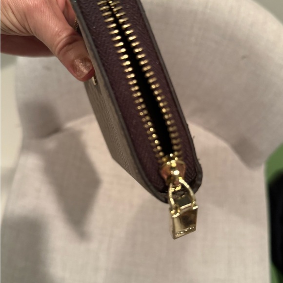 Cream and Brown Wallet Iconic Design - Picture 4 of 7